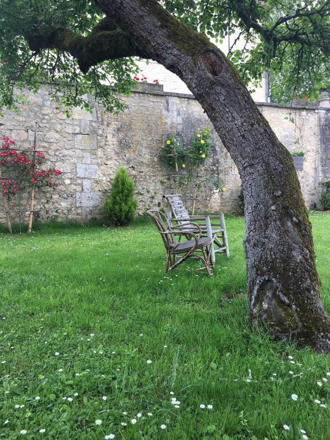 Grange Bleuet Bed & Breakfast Aubeterre-sur-Dronne Ngoại thất bức ảnh