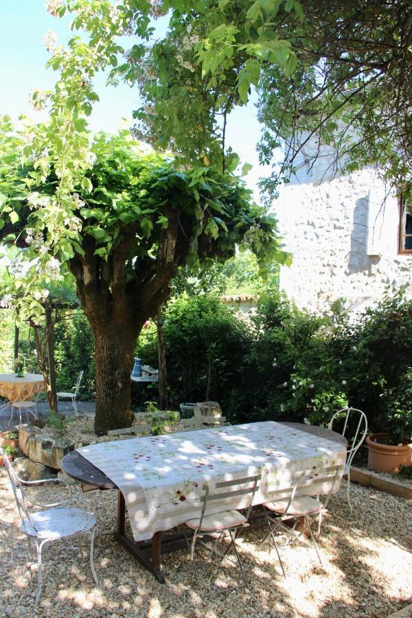 Grange Bleuet Bed & Breakfast Aubeterre-sur-Dronne Ngoại thất bức ảnh