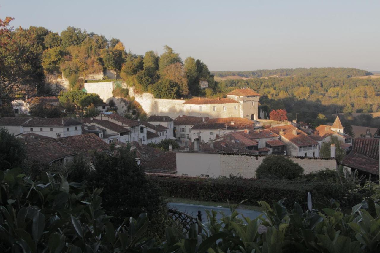 Grange Bleuet Bed & Breakfast Aubeterre-sur-Dronne Ngoại thất bức ảnh