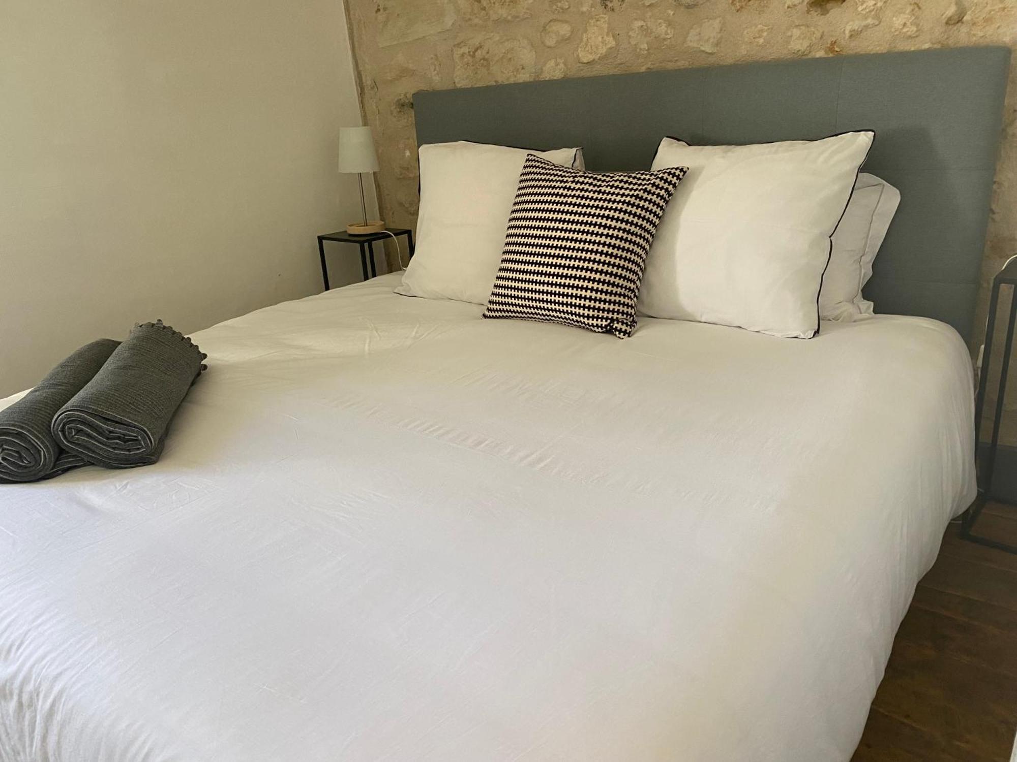 Grange Bleuet Bed & Breakfast Aubeterre-sur-Dronne Ngoại thất bức ảnh